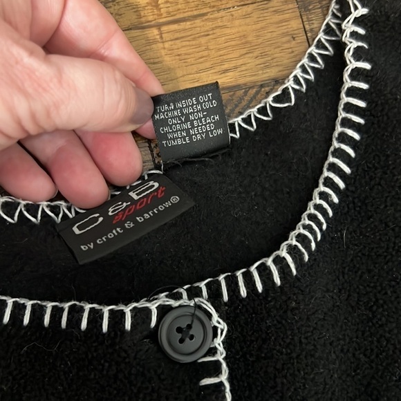 C & B fleece Winter Scene Cardigan Black with Cabin Moose Snowflakes Bear Large - Picture 10 of 10